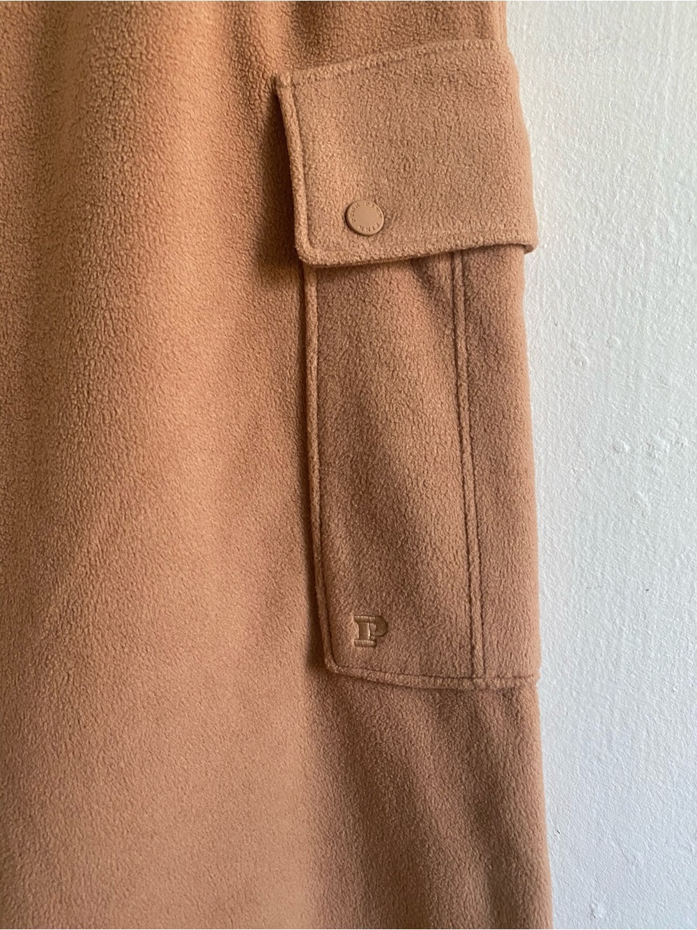 NWOT Victoria's Secret PINK Polar Fleece Wide Leg Tan Cargo Pants-Size Medium - Picture 5 of 8